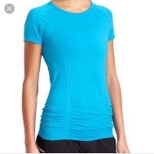 Athleta breathe tee in light blue. Medium.